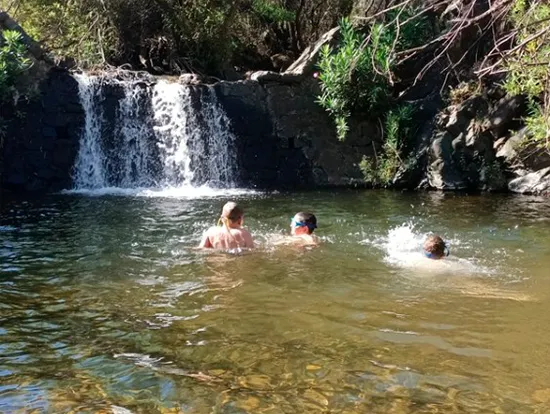 Pozas naturales de agua cristalina en los alrededores del Hostal Tolox, ideales para disfrutar de un baño en plena naturaleza de la Sierra de las Nieves